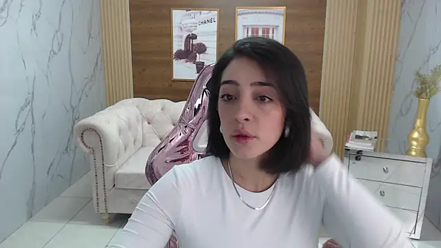 Snapshot of sara_lopez_s chatting on 02-27-26, 01:22 sara lopez s online show from 02-27-26, 01:22