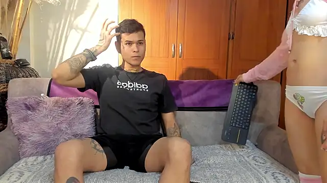 Snapshot of rosse_dredd chatting on 11-16-25, 10:59 rosse dredd online show from 11-16-25, 10:59