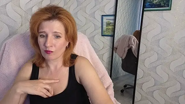 Snapshot of Elannaria chatting on 09-19-25, 03:45 Elannaria online show from 09-19-25, 03:45