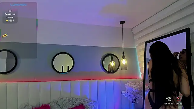 Mila Hank  online show from 10-06-25, 12:24