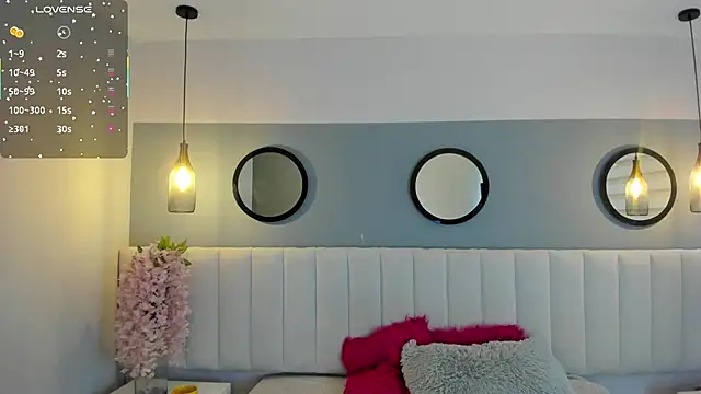 Mila Hank  online show from 11-03-25, 12:28