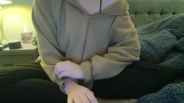 Snapshot of ariawoods chatting on 12-16-24, 11:28 ariawoods online show from 12-16-24, 11:28