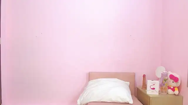 Snapshot of kiity_horny_ chatting on 10-14-25, 12:50 kiity horny  online show from 10-14-25, 12:50