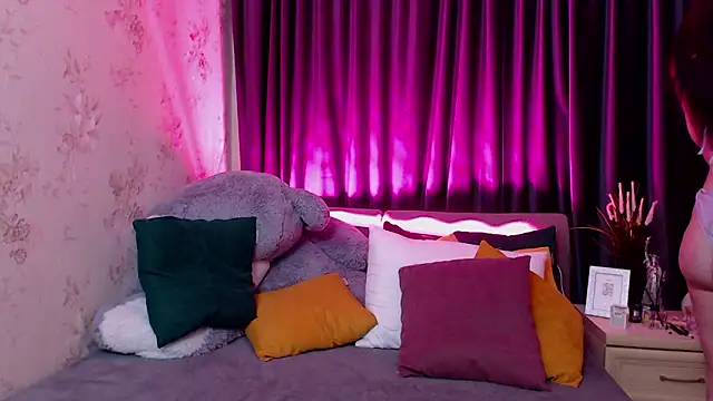 Nina Blum  online show from 03-29-26, 05:07