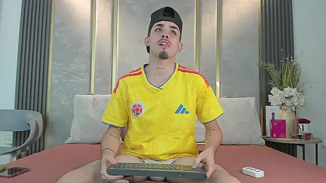 NikoStone  online show from 06-28-26, 04:40
