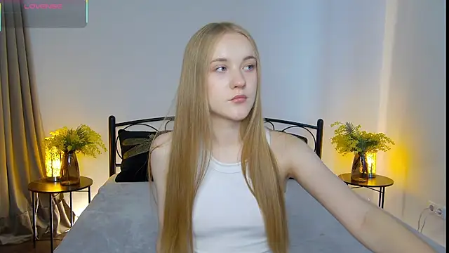 Snapshot of KumiKruz chatting on 09-15-25, 01:22 KumiKruz online show from 09-15-25, 01:22