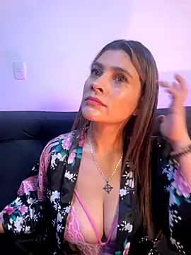 Snapshot of Skarlett_12_ chatting on 12-05-25, 10:57 Skarlett 12 online show from 12-05-25, 10:57