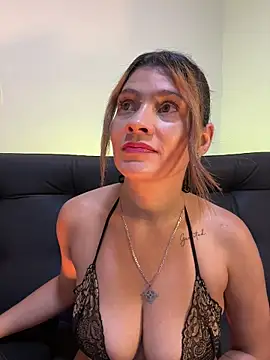 Snapshot of Skarlett_12_ chatting on 01-10-26, 02:41 Skarlett 12 online show from 01-10-26, 02:41