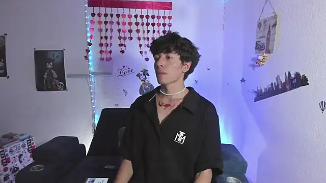 Snapshot of Dani_Lips_ chatting on 09-15-25, 08:53 Dani Lips online show from 09-15-25, 08:53