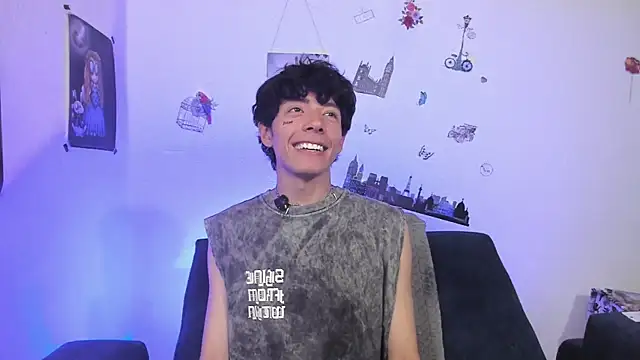 Snapshot of Dani_Lips_ chatting on 09-23-25, 11:30 Dani Lips online show from 09-23-25, 11:30