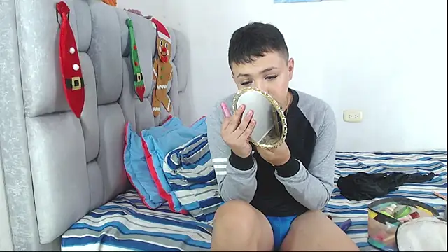 christopher Hot online show from 11-24-25, 10:31