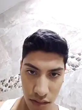 aispuro8505 online show from 10-24-25, 06:43