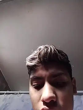 aispuro8505 online show from 02-11-26, 04:23