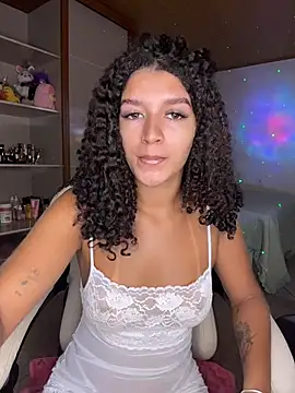 Snapshot of larajuli chatting on 05-31-26, 05:42 larajuli online show from 05-31-26, 05:42