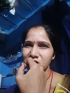 Snapshot of Jooli_xx chatting on 05-19-26, 02:34 Jooli xx online show from 05-19-26, 02:34