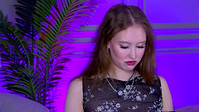 Snapshot of -VivienRay- chatting on 10-12-25, 05:12 -VivienRay- online show from 10-12-25, 05:12