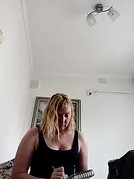 Snapshot of LiluLiluLilu chatting on 09-17-25, 06:26 LiluLiluLilu online show from 09-17-25, 06:26