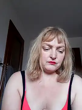 Snapshot of LiluLiluLilu chatting on 10-08-25, 03:09 LiluLiluLilu online show from 10-08-25, 03:09