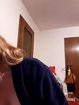 Snapshot of LiluLiluLilu chatting on 10-25-25, 05:51 LiluLiluLilu online show from 10-25-25, 05:51