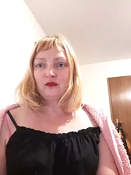 Snapshot of LiluLiluLilu chatting on 11-03-25, 06:20 LiluLiluLilu online show from 11-03-25, 06:20