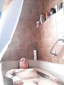 Snapshot of LiluLiluLilu chatting on 11-16-25, 01:39 LiluLiluLilu online show from 11-16-25, 01:39