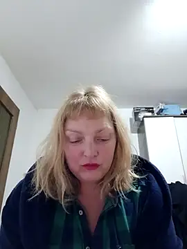 Snapshot of LiluLiluLilu chatting on 12-22-25, 07:22 LiluLiluLilu online show from 12-22-25, 07:22