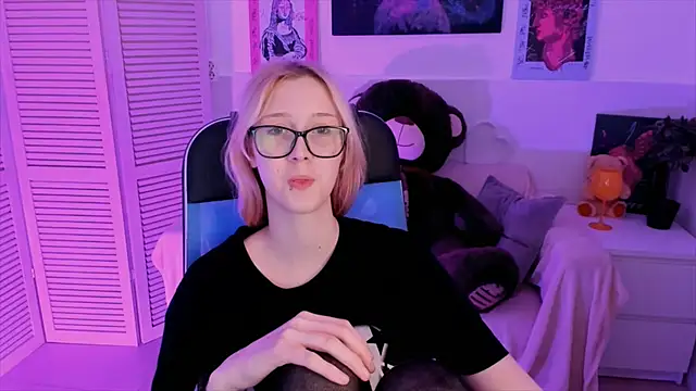 RubyBennett online show from 09-11-25, 07:08