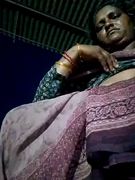 Snapshot of Ishwariya_Hatwal chatting on 09-12-25, 11:59 Ishwariya Hatwal online show from 09-12-25, 11:59