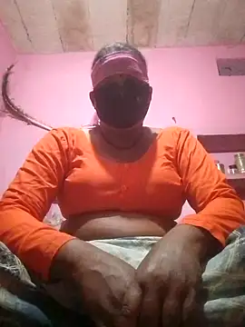 Snapshot of Ishwariya_Hatwal chatting on 10-13-25, 01:00 Ishwariya Hatwal online show from 10-13-25, 01:00