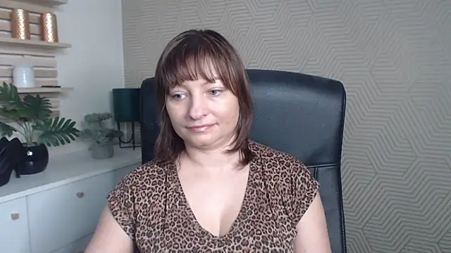 angelaSamt online show from 12-16-25, 06:40