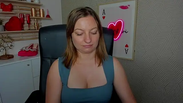 angelaSamt online show from 06-18-26, 10:19