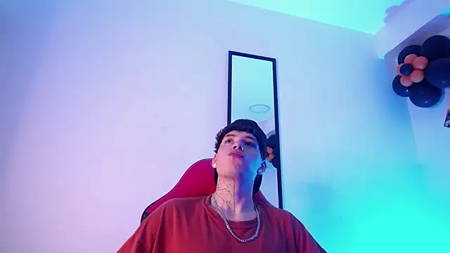 Anhonymus  online show from 10-21-25, 03:40