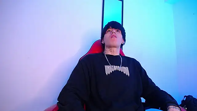 Anhonymus  online show from 11-30-25, 04:49