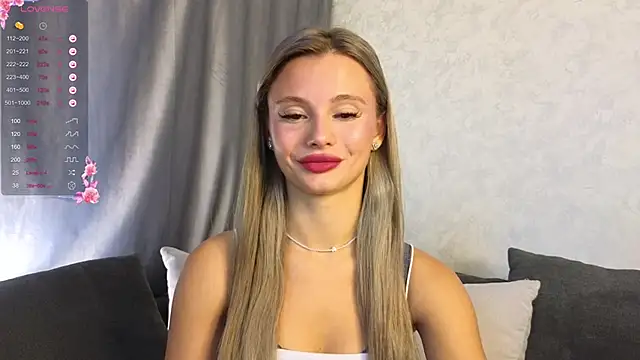 Snapshot of NaughtySeraphine chatting on 10-24-25, 06:10 NaughtySeraphine online show from 10-24-25, 06:10