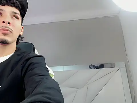 yankees  online show from 11-15-25, 03:48