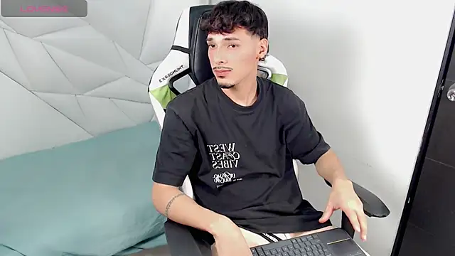 yankees  online show from 11-16-25, 03:34