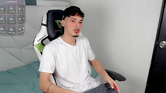 yankees  online show from 11-18-25, 03:23