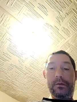 Snapshot of frederic198 chatting on 12-21-25, 08:27 frederic198 online show from 12-21-25, 08:27