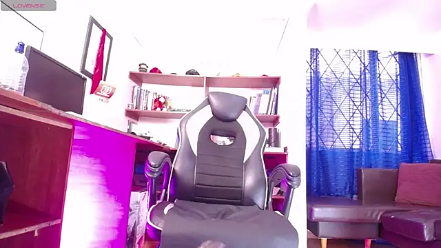 GretaVoss  online show from 11-07-25, 07:14