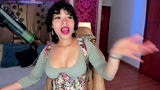 Snapshot of DaniCollinn_ chatting on 02-11-26, 12:54 DaniCollinn online show from 02-11-26, 12:54