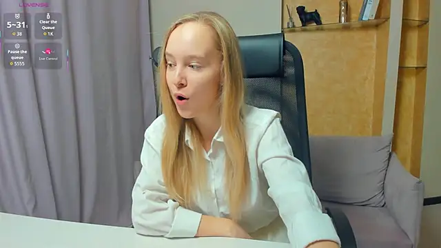 SoonMoor online show from 11-22-25, 07:24