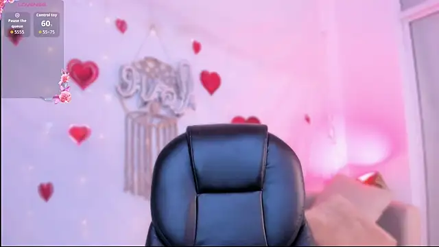 Snapshot of Ginni_charlotte chatting on 02-15-26, 04:20 Ginni charlotte online show from 02-15-26, 04:20