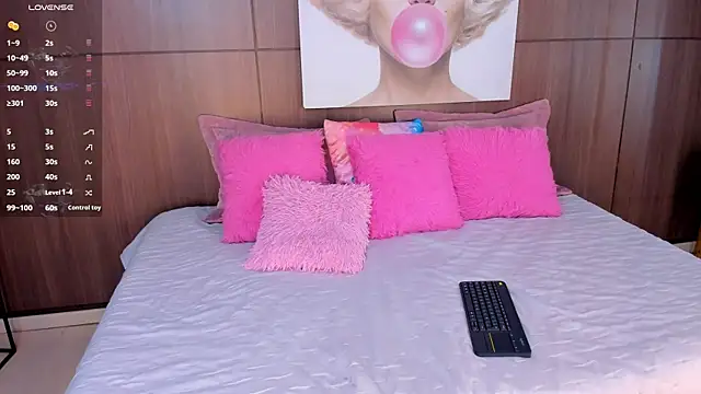 ImaniOkoye online show from 12-20-25, 10:33