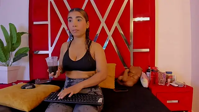 vennusasm1 online show from 10-24-25, 09:55