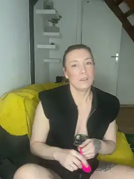 Snapshot of dreamgt chatting on 02-09-26, 04:11 dreamgt online show from 02-09-26, 04:11