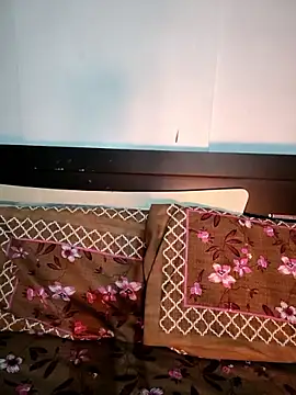 Snapshot of Deepa_Sharma143 chatting on 01-10-26, 01:40 Deepa Sharma143 online show from 01-10-26, 01:40