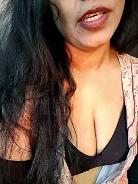 Snapshot of Deepa_Sharma143 chatting on 02-03-26, 02:53 Deepa Sharma143 online show from 02-03-26, 02:53