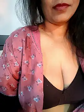 Snapshot of Deepa_Sharma143 chatting on 02-08-26, 01:53 Deepa Sharma143 online show from 02-08-26, 01:53