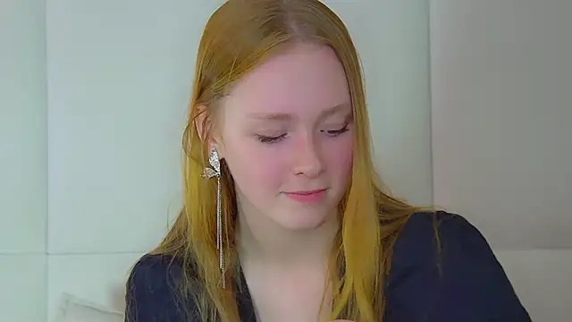 Snapshot of AgataFoxley chatting on 09-09-25, 07:19 AgataFoxley online show from 09-09-25, 07:19