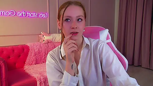 Snapshot of AgataFoxley chatting on 10-01-25, 08:26 AgataFoxley online show from 10-01-25, 08:26